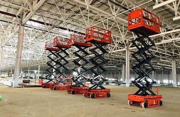 南昌剪叉升降平臺、高空作業(yè)車及路燈車租賃與機械設(shè)備研發(fā)服務(wù)